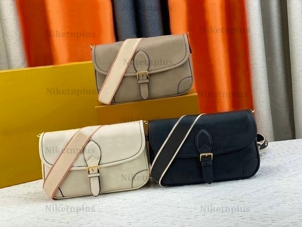 sac diane shoulder bag 23ss women's classic underarm baguette handle bag embossed monograms leather crossbody with 2 straps
sac diane shoulder bag 23ss women's classic underarm baguette handle bag embossed monograms leather crossbody with 2 straps
