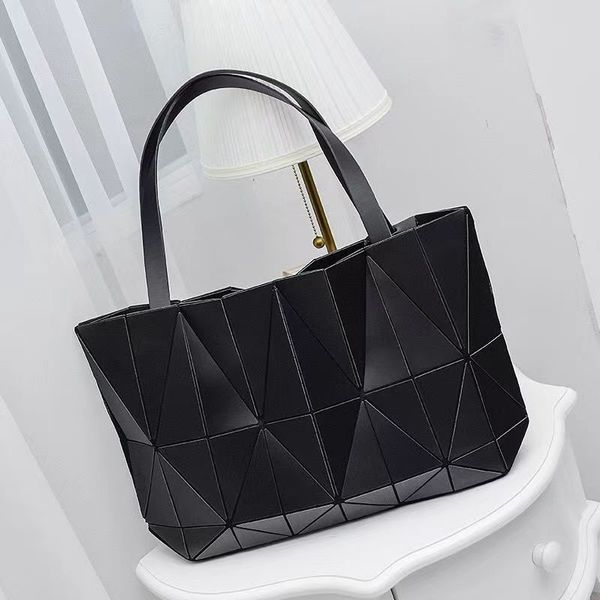 japan the same 2023 new women's bag geometric ringer handbag vertical shoulder bag folding diamond variational bag
japan the same 2023 new women's bag geometric ringer handbag vertical shoulder bag folding diamond variational bag