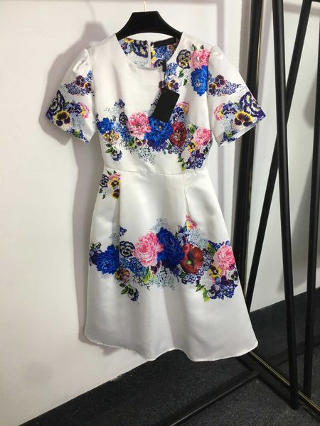 23ss women dress summer dresses womens designer clothing sequin studded beaded print waist slimming short-sleeved dress long skirt womens cl, Black;gray
23ss women dress summer dresses womens designer clothing sequin studded beaded print waist slimming short-sleeved dress long skirt womens cl, Black;gray