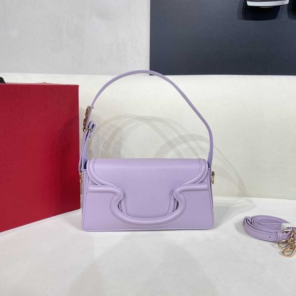 2023 women's luxurys valentinno bags designers bags handbag shoulder crossbody bags tote fashion texture chain fashion classic vintage
2023 women's luxurys valentinno bags designers bags handbag shoulder crossbody bags tote fashion texture chain fashion classic vintage
