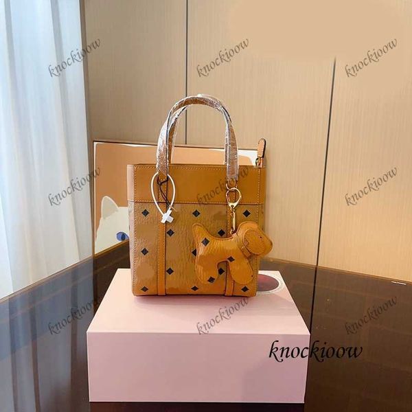 new shopping bag crossbody designer bag tote shoulder super practical hand stitching quality classic leather crossbody women's fashion
new shopping bag crossbody designer bag tote shoulder super practical hand stitching quality classic leather crossbody women's fashion