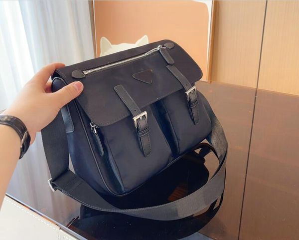 women nylon shoulder bags designer crossbody bag clutch underarm purse letters large capacity shopping classics handbags 29cm
women nylon shoulder bags designer crossbody bag clutch underarm purse letters large capacity shopping classics handbags 29cm