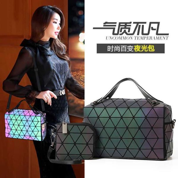 waist bags 2022 new fashion trend handbag japan and south korea personalized lingge geometric crossbody glow colorful shoulder for women
waist bags 2022 new fashion trend handbag japan and south korea personalized lingge geometric crossbody glow colorful shoulder for women