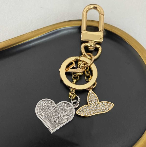 keychains lanyards diamond fashion luxury designer keychain full diamonds key buckle flower letter silver detachable for mens womens bag mot
keychains lanyards diamond fashion luxury designer keychain full diamonds key buckle flower letter silver detachable for mens womens bag mot