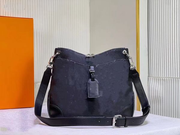 designer bags for women luxury shoulde leather edge shoulder strap loop with double zipper opening and closing outer patch pocket with magne
designer bags for women luxury shoulde leather edge shoulder strap loop with double zipper opening and closing outer patch pocket with magne