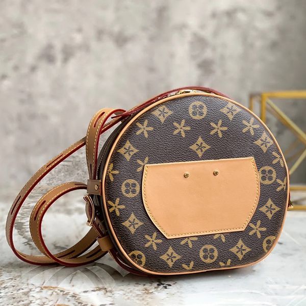 2023 2size m45647 tote bags petite boite chapeau boite louvis clutch bag womens mens designer embossing handbag cross body luxury genuine le
2023 2size m45647 tote bags petite boite chapeau boite louvis clutch bag womens mens designer embossing handbag cross body luxury genuine le
