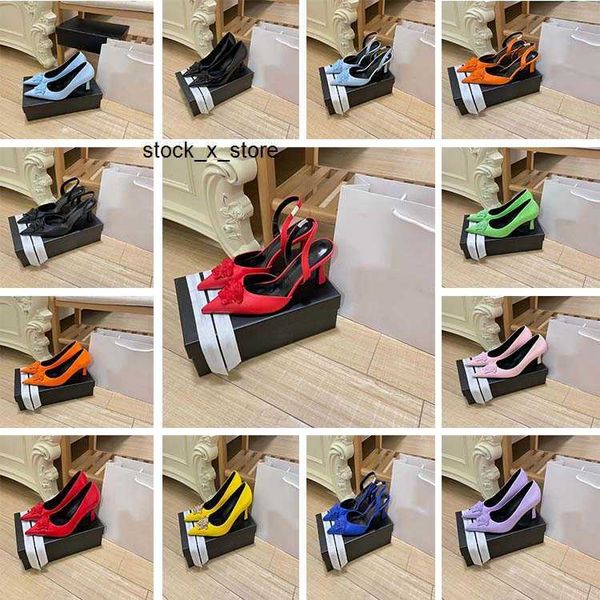classic ladies dress shoes heels sandals fashion beach platform dresses letters leather high heels sandal boxes, Black
classic ladies dress shoes heels sandals fashion beach platform dresses letters leather high heels sandal boxes, Black