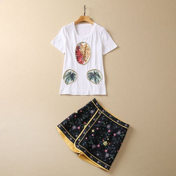two piece dress european and american women's clothes 2023 spring new short sleeve grape print t-shirt printed shorts fashion suit, White
two piece dress european and american women's clothes 2023 spring new short sleeve grape print t-shirt printed shorts fashion suit, White