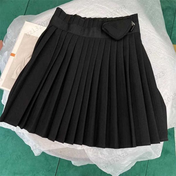 black skirts triangle logo decoration removable fanny pack high waist trend skirt classic pleated version fashion joker skirts women apparel
black skirts triangle logo decoration removable fanny pack high waist trend skirt classic pleated version fashion joker skirts women apparel