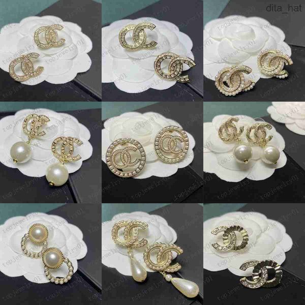 2022 18k gold plated brand designers double letters stud clip chain famous women 925 silver crystal rhinestone earring wedding party jewerlr, Golden;silver
2022 18k gold plated brand designers double letters stud clip chain famous women 925 silver crystal rhinestone earring wedding party jewerlr, Golden;silver
