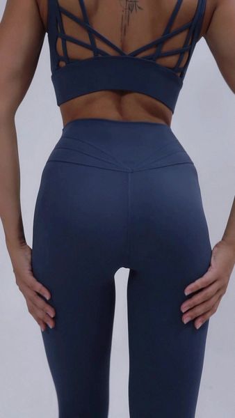 european and american explosions lulu original yoga suit women's thin shoulder beauty back sports bra high waist sports yoga pants set, Gray
european and american explosions lulu original yoga suit women's thin shoulder beauty back sports bra high waist sports yoga pants set, Gray
