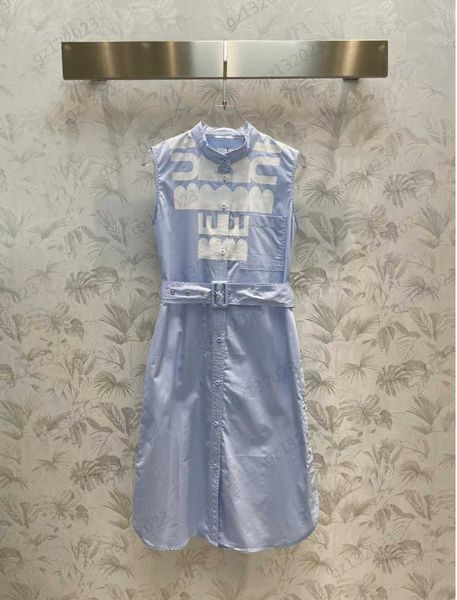 brand dresses front letters print stand collar pocket sleeveless dress straight version of the hemline side button slit designer maxiskit su, Black;gray
brand dresses front letters print stand collar pocket sleeveless dress straight version of the hemline side button slit designer maxiskit su, Black;gray