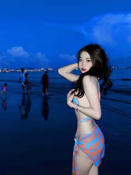 2023 swimsuit female new ins net red style split girl bikini spring, Black