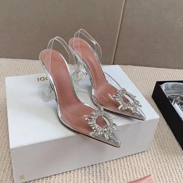 amina muaddi begum crystal-embellished buckle pvc pumps sandals womens luxury designers dress shoe genuine cowhide sole perfectly restore 9., Black
amina muaddi begum crystal-embellished buckle pvc pumps sandals womens luxury designers dress shoe genuine cowhide sole perfectly restore 9., Black