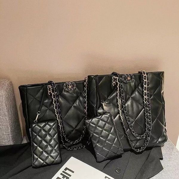 luxury classic designer handbag chain original handbag book handbag tote women's handle laphigh capacity shopping bag leather
luxury classic designer handbag chain original handbag book handbag tote women's handle laphigh capacity shopping bag leather