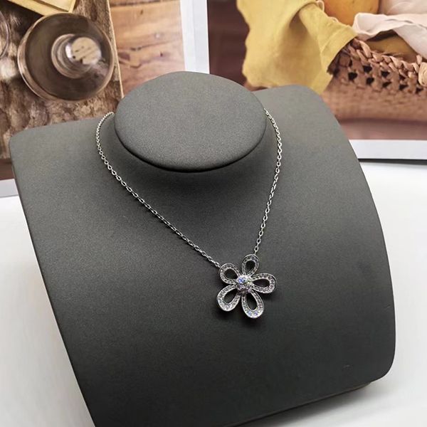 four leaf clover suit necklace natural shell gemstone gold plated 18k designer for woman t0p highest counter quality jewelry gift for girlfr, Silver
four leaf clover suit necklace natural shell gemstone gold plated 18k designer for woman t0p highest counter quality jewelry gift for girlfr, Silver