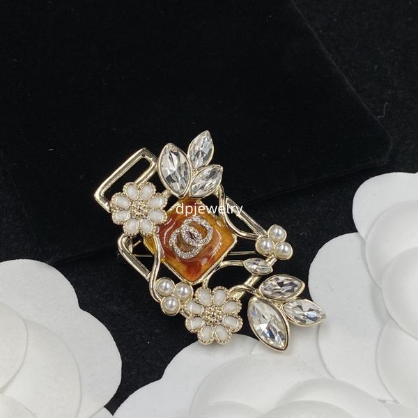 mixed simple 18k gold plated 925 silver luxury brand designers letters stud geometric famous women round crystal rhinestone pearl earring we, Golden;silver
mixed simple 18k gold plated 925 silver luxury brand designers letters stud geometric famous women round crystal rhinestone pearl earring we, Golden;silver