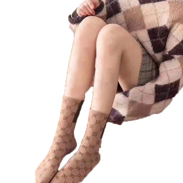 2023 designer mens and womens socks 5 pairs sports sock winter net letter knit sock cotton with boxes, Pink;yellow
2023 designer mens and womens socks 5 pairs sports sock winter net letter knit sock cotton with boxes, Pink;yellow