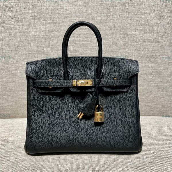 10a fashion purse women totes shoulder bags cowskin genuine leather handbag scarf charm shoulder straps and locks have logos and packing
10a fashion purse women totes shoulder bags cowskin genuine leather handbag scarf charm shoulder straps and locks have logos and packing