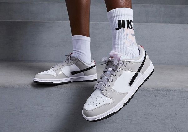 sb dunks low basketball shoes light iron ore black white og outdoor shoes sneaker sports with original box
sb dunks low basketball shoes light iron ore black white og outdoor shoes sneaker sports with original box