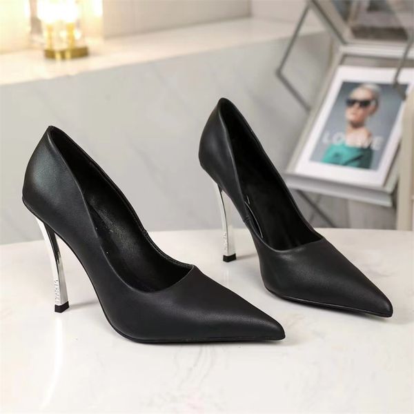 luxury women designer slipper slide sandal dress shoes work shoe banquet shoe summer brand corium shoes classic beach casual sandals woman o, Black
luxury women designer slipper slide sandal dress shoes work shoe banquet shoe summer brand corium shoes classic beach casual sandals woman o, Black