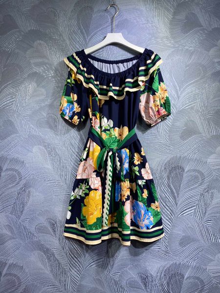 fashionable printed dress with ruffles for spring/summer 2023 floral print french commuting one shoulder dress women's clothing, Black
fashionable printed dress with ruffles for spring/summer 2023 floral print french commuting one shoulder dress women's clothing, Black