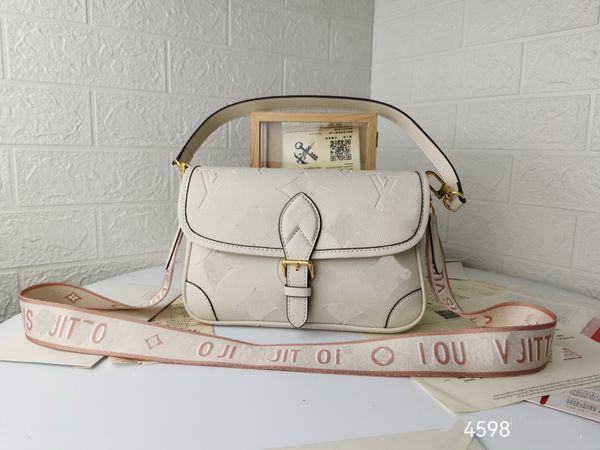 5aa quality 2023 designer bag womens favorite shoulder bags genuine leather montigne messenger handbag chains strap black crossbody bags tot
5aa quality 2023 designer bag womens favorite shoulder bags genuine leather montigne messenger handbag chains strap black crossbody bags tot