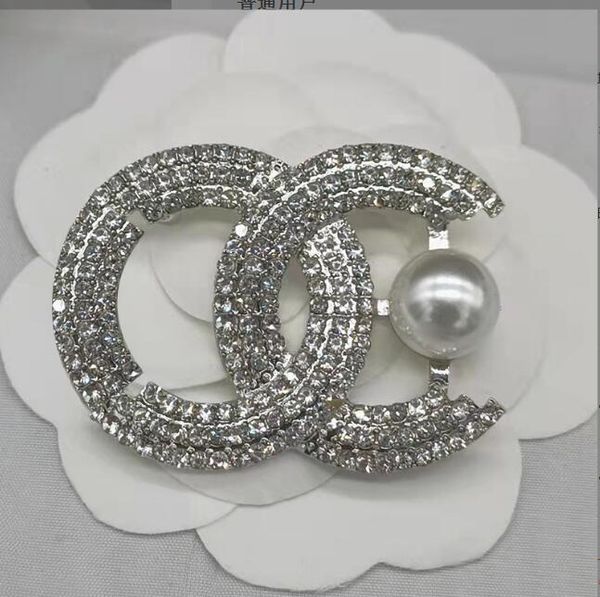luxury women designer brand letter brooches 18k gold plated inlay crystal rhinestone jewelry brooch pin marry wedding party gift accessories, Gray
luxury women designer brand letter brooches 18k gold plated inlay crystal rhinestone jewelry brooch pin marry wedding party gift accessories, Gray