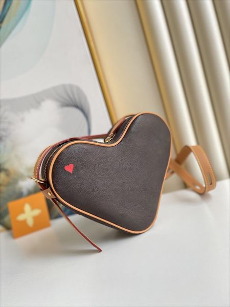 5a hobo shoulder bags designer red love heart shaped handbags women bag luxury mini totes handbag game on coeur womens leather purses
5a hobo shoulder bags designer red love heart shaped handbags women bag luxury mini totes handbag game on coeur womens leather purses