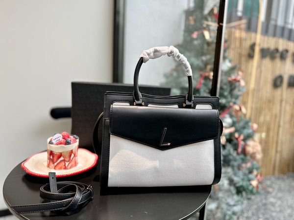 fashion highest quality luxury designer bag classic woman purse handbag leather wallet female shoulder bags clutch tote messenger purses shi
fashion highest quality luxury designer bag classic woman purse handbag leather wallet female shoulder bags clutch tote messenger purses shi