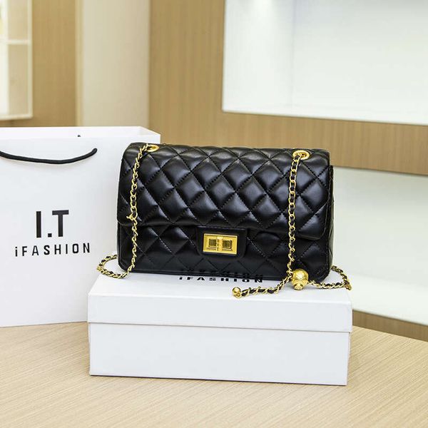 2023 fashion new product jinzhu square fat man wealth bag double lid fashion lingge chain bag sweet one shoulder handbag
2023 fashion new product jinzhu square fat man wealth bag double lid fashion lingge chain bag sweet one shoulder handbag