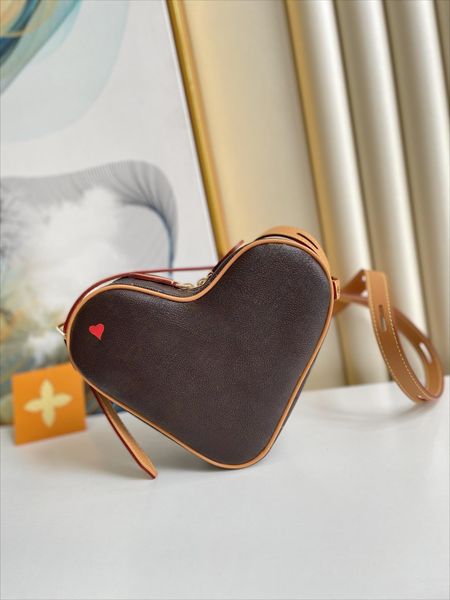 10a hobo shoulder bags designer red love heart shaped handbags women bag luxury mini totes handbag game on coeur womens leather purses
10a hobo shoulder bags designer red love heart shaped handbags women bag luxury mini totes handbag game on coeur womens leather purses