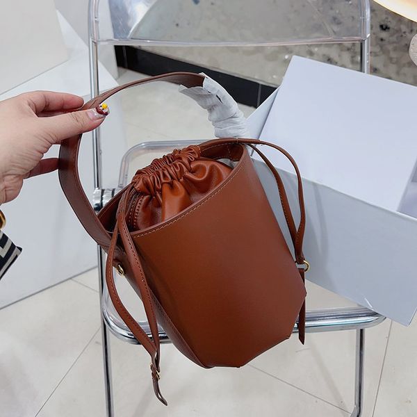 shoulder bag purses letter bucket bags leather designer bag weekend bag genuine luxury designer travel crossbody fashion purse bag shipping
shoulder bag purses letter bucket bags leather designer bag weekend bag genuine luxury designer travel crossbody fashion purse bag shipping