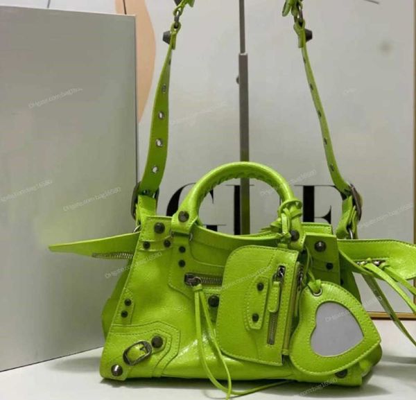 shoulder bags luxury designer neo classic handle bag women handbags crossbody motorcycle highs quality tote genuine leather fashion trend
shoulder bags luxury designer neo classic handle bag women handbags crossbody motorcycle highs quality tote genuine leather fashion trend