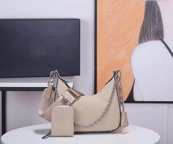 handbag Designer Shoulder Bags womens messenger bag makeup bag leather chain bag Letter buckle Day bag Travel designer bag underarm bag, #6
handbag Designer Shoulder Bags womens messenger bag makeup bag leather chain bag Letter buckle Day bag Travel designer bag underarm bag, #6