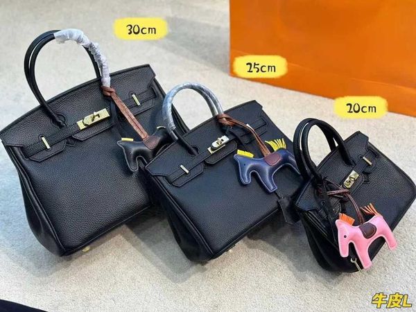 designer bag woman handbag messenger bag litchi textured bovine leather shoulder crossbody classic birkin pochette womans tote bags
designer bag woman handbag messenger bag litchi textured bovine leather shoulder crossbody classic birkin pochette womans tote bags