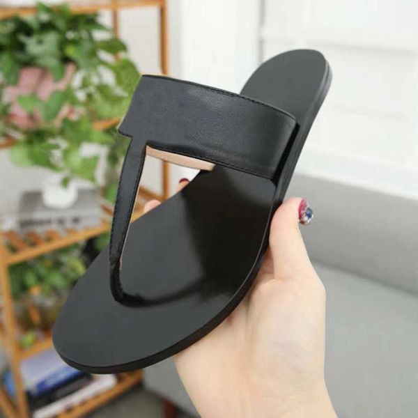 designer slippers luxury leather flip flops slides metal chains summer sandals beach shoes fashion slippers with box sz 5 - 13 no3, Black
designer slippers luxury leather flip flops slides metal chains summer sandals beach shoes fashion slippers with box sz 5 - 13 no3, Black