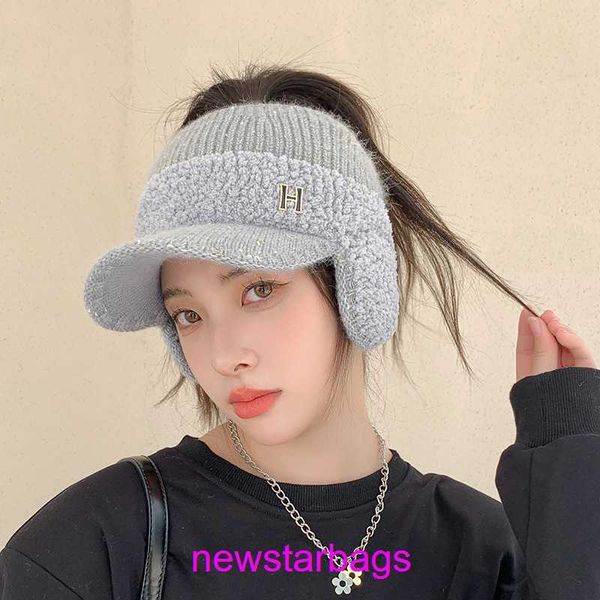 original edition designer herms hat for sale hats women in autumn and winter korean version small face hollow wool hat knitted warm cap fash, Blue;gray
original edition designer herms hat for sale hats women in autumn and winter korean version small face hollow wool hat knitted warm cap fash, Blue;gray