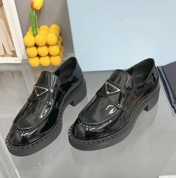 designer triangle women's loafer shoes thick soles leather ladies black and white small leather shoes casual holiday women's leath
designer triangle women's loafer shoes thick soles leather ladies black and white small leather shoes casual holiday women's leath