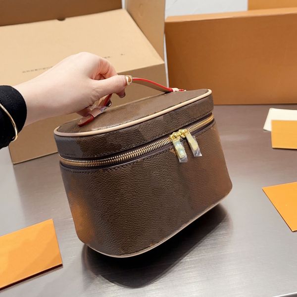 lady cosmetic bags fashion makeup bag women designers toiletry travel pouch ladies purses handbags
lady cosmetic bags fashion makeup bag women designers toiletry travel pouch ladies purses handbags
