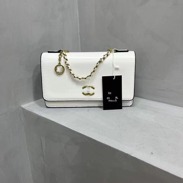 noble and elegant brand multi-color chain shoulder bag stylish versatile tote
noble and elegant brand multi-color chain shoulder bag stylish versatile tote