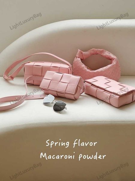 luxury light pink leather woven knotted bag tender handbags shoulder bag fashion waist bag mini lipstick bag 230417
luxury light pink leather woven knotted bag tender handbags shoulder bag fashion waist bag mini lipstick bag 230417