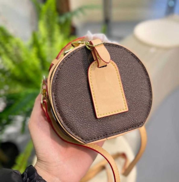 luxury designers women's bag summer fashion design brand lady texture wide strap one shoulder versatile girl messenger bags
luxury designers women's bag summer fashion design brand lady texture wide strap one shoulder versatile girl messenger bags