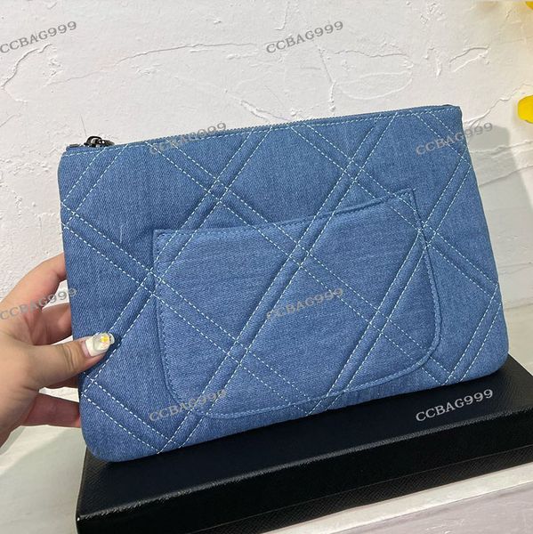 women cowboy denim handbag quilted designer bag stripe all blue diamond lattice large capacity zipper clutch purse wallet luxury card holder
women cowboy denim handbag quilted designer bag stripe all blue diamond lattice large capacity zipper clutch purse wallet luxury card holder