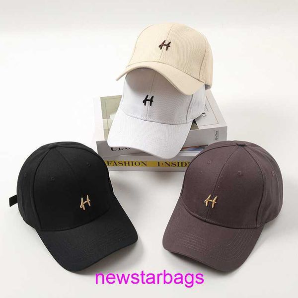 original edition designer hermsie hat for sale new embroidered hletter cap casual and versatile curved brim small baseball spring autumn sun, Blue;gray
original edition designer hermsie hat for sale new embroidered hletter cap casual and versatile curved brim small baseball spring autumn sun, Blue;gray