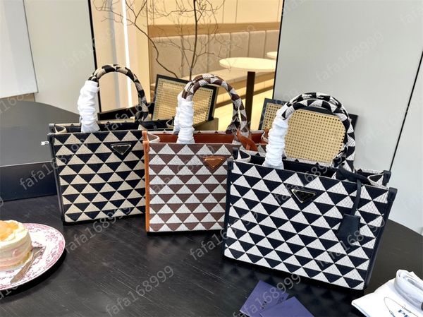 womens embroidered fabric bag handbag crossbody bags ultrafine fiber leather embroidery detachable long shoulder strap
womens embroidered fabric bag handbag crossbody bags ultrafine fiber leather embroidery detachable long shoulder strap