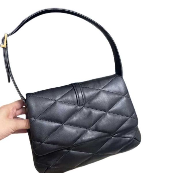 luxurys designers shoulder bag classic letter chain crossbody bags designer handbags hobo shoulders for women chest pack lady wholesale qual
luxurys designers shoulder bag classic letter chain crossbody bags designer handbags hobo shoulders for women chest pack lady wholesale qual