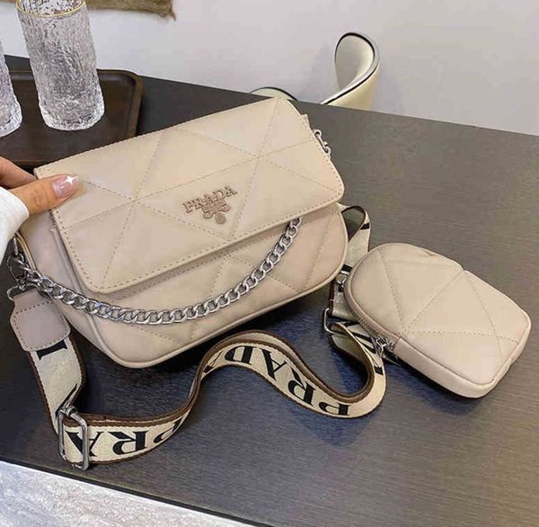 shopping bags purses 70% off super fengxiang lock chain single shoulder oblique span net red small square bag tess
shopping bags purses 70% off super fengxiang lock chain single shoulder oblique span net red small square bag tess
