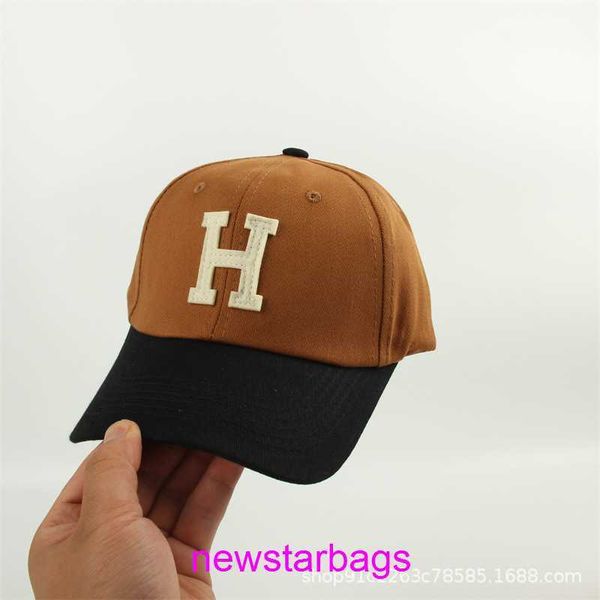 original edition designer hermsie hat for sale spring summer and autumn baseball cap new letter h logo splicing korean version versatile ins, Blue;gray
original edition designer hermsie hat for sale spring summer and autumn baseball cap new letter h logo splicing korean version versatile ins, Blue;gray