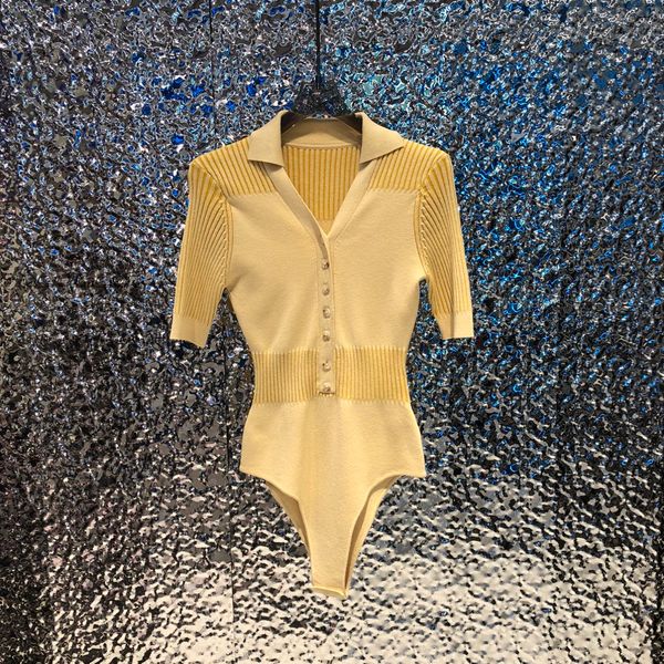 2023 spring/summer new style v-neck swimwear laydown with a white and fashionable one piece short sleeve swimwear, White;black
2023 spring/summer new style v-neck swimwear laydown with a white and fashionable one piece short sleeve swimwear, White;black